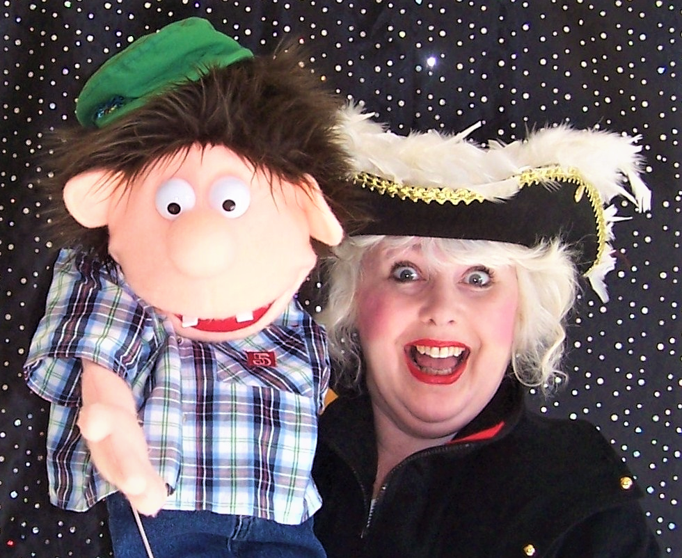 MISS MERLYNDA AND HER CHEEKY CHATTY PUPPETS